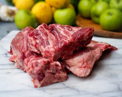 Свинина на кости охлаждённая 1 кг - купить в Урмыже